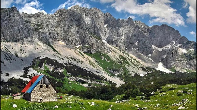 For unforgettable moments in nature - Jeep safari around the Durmitor Ring