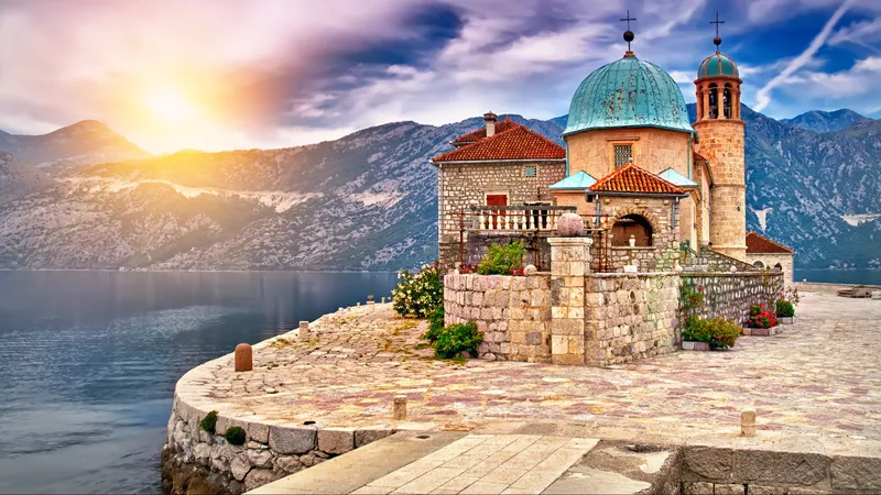 Tura gliserom (Tivat-Kotor-Perast-Gospa od Škrpjela-Tivat)