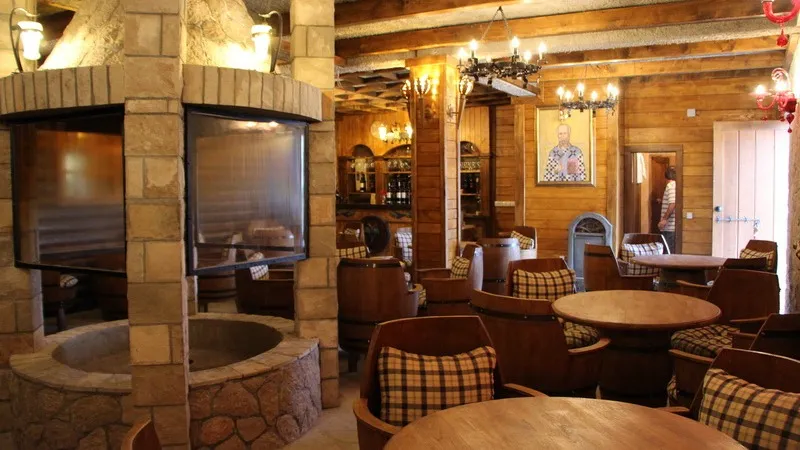 Isprobajte četiri vrste naših vina uz predjelo, ručak ili večeru i dezert